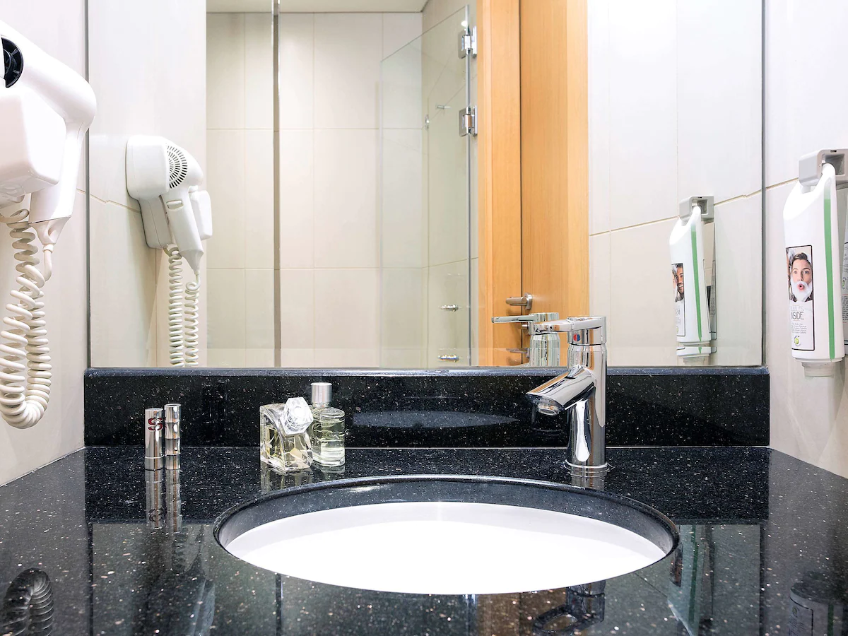 سرویس بهداشتی و حمام هتل ایبیس دیره سیتی سنتر دبی